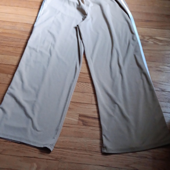 NWOT American Eagle Tan Flare Leg Pants with White Stripes ■ Oversized Size M - Picture 8 of 9